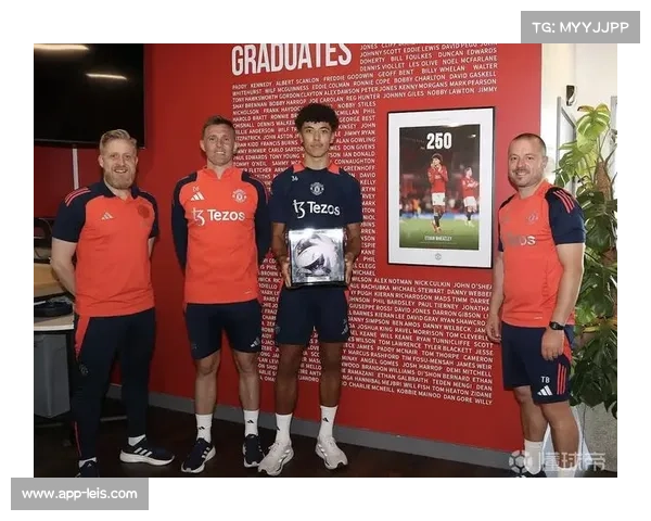 曼联官方纪念品销量创新高彰显俱乐部品牌影响力持续提升